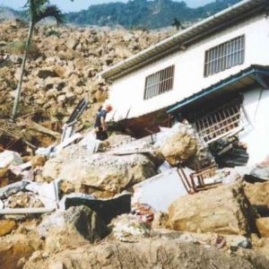 Unidad Canina Método Arcón interviniendo en deslizamiento de tierra tras terremoto Taiwan