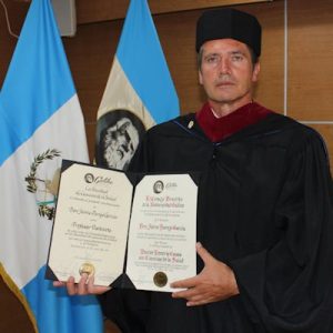 La Universidad Galileo, Guatemala, galardonó a Jaime Parejo